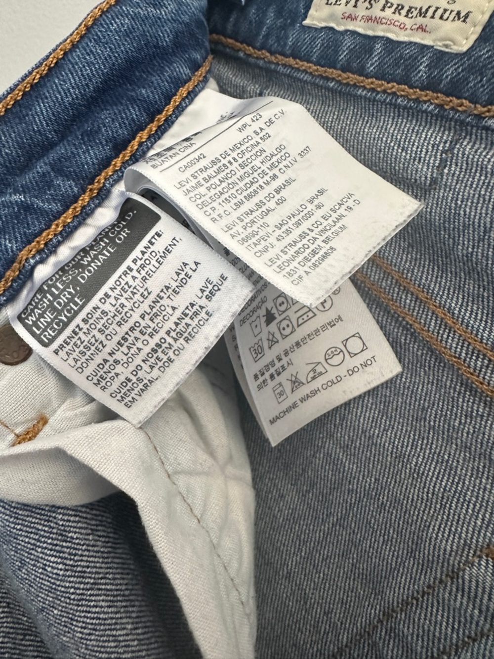 501 ORIGINAL CROPPED WOMEN'S JEANS Size 29W x 26L - Size 2 Petite/Short - Picture 6 of 6